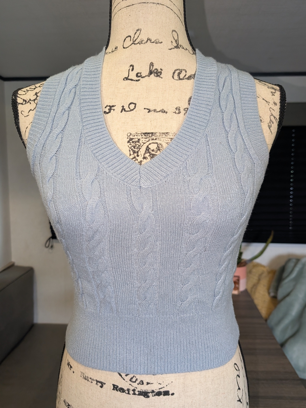 Jessica Simpson Light Blue Cable Knit V-Neck Sleeveless Sweater